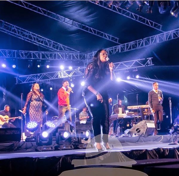 Sinach4